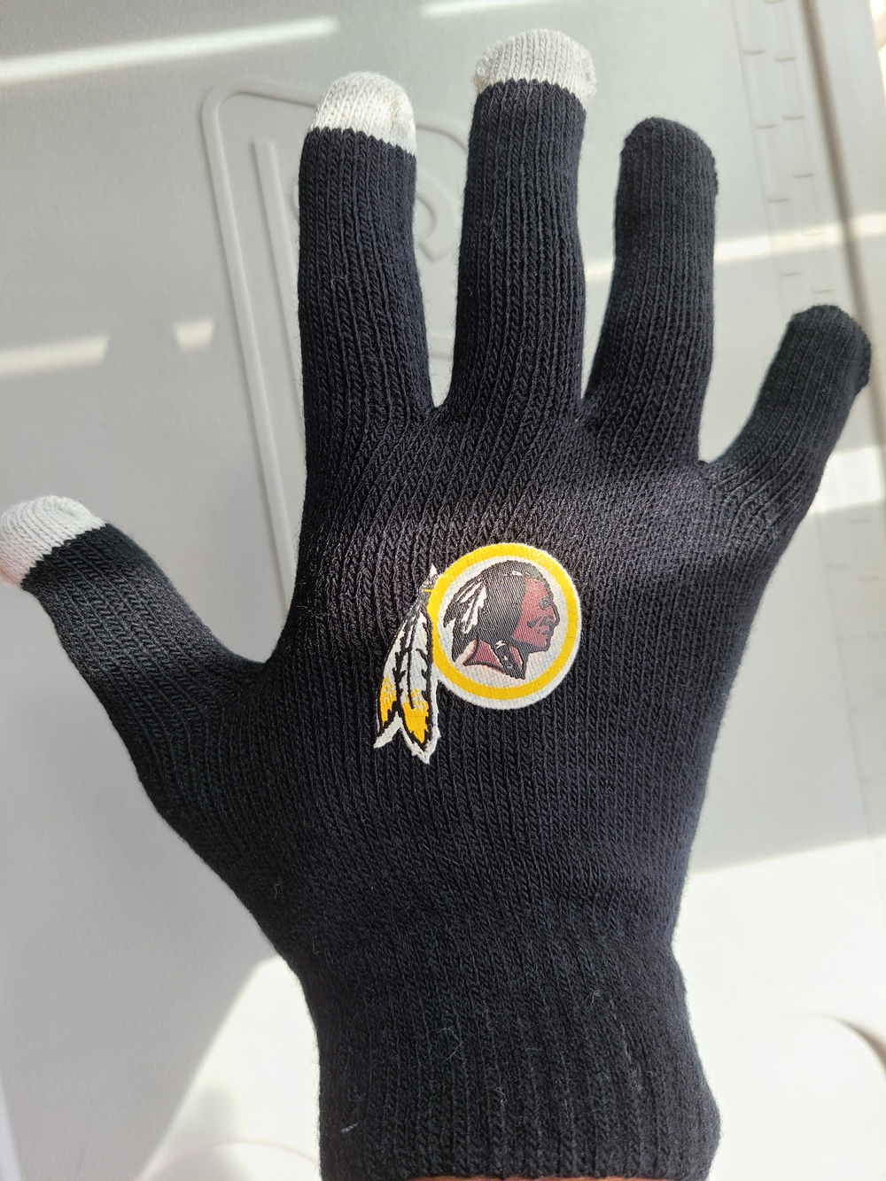 10 Team Patch Black Gloves